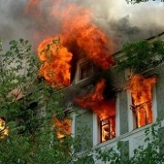 Пострадавшим при пожаре в Сочи оказывается вся необходимая медпомощь